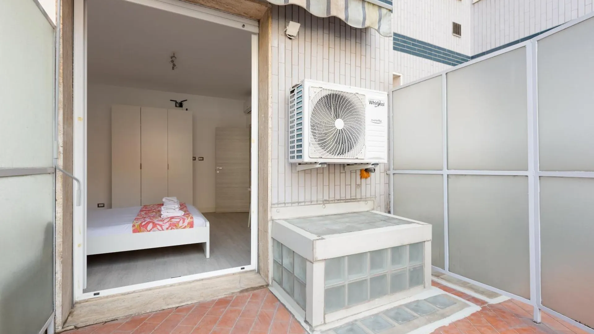 Milan-Corso Lodi Cosy Apartment With Small Terrace Italy