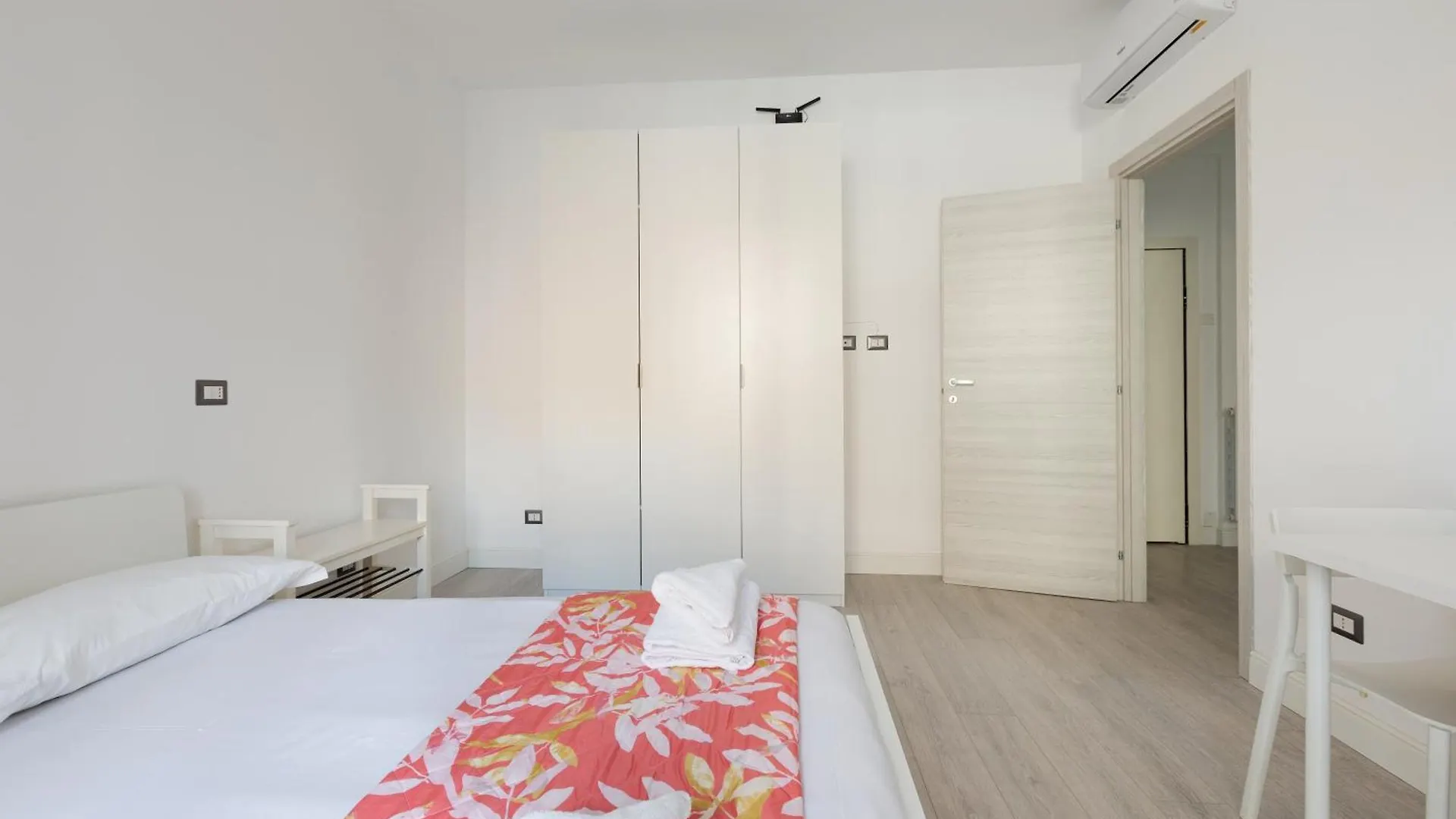 Milan-Corso Lodi Cosy Apartment With Small Terrace Milan