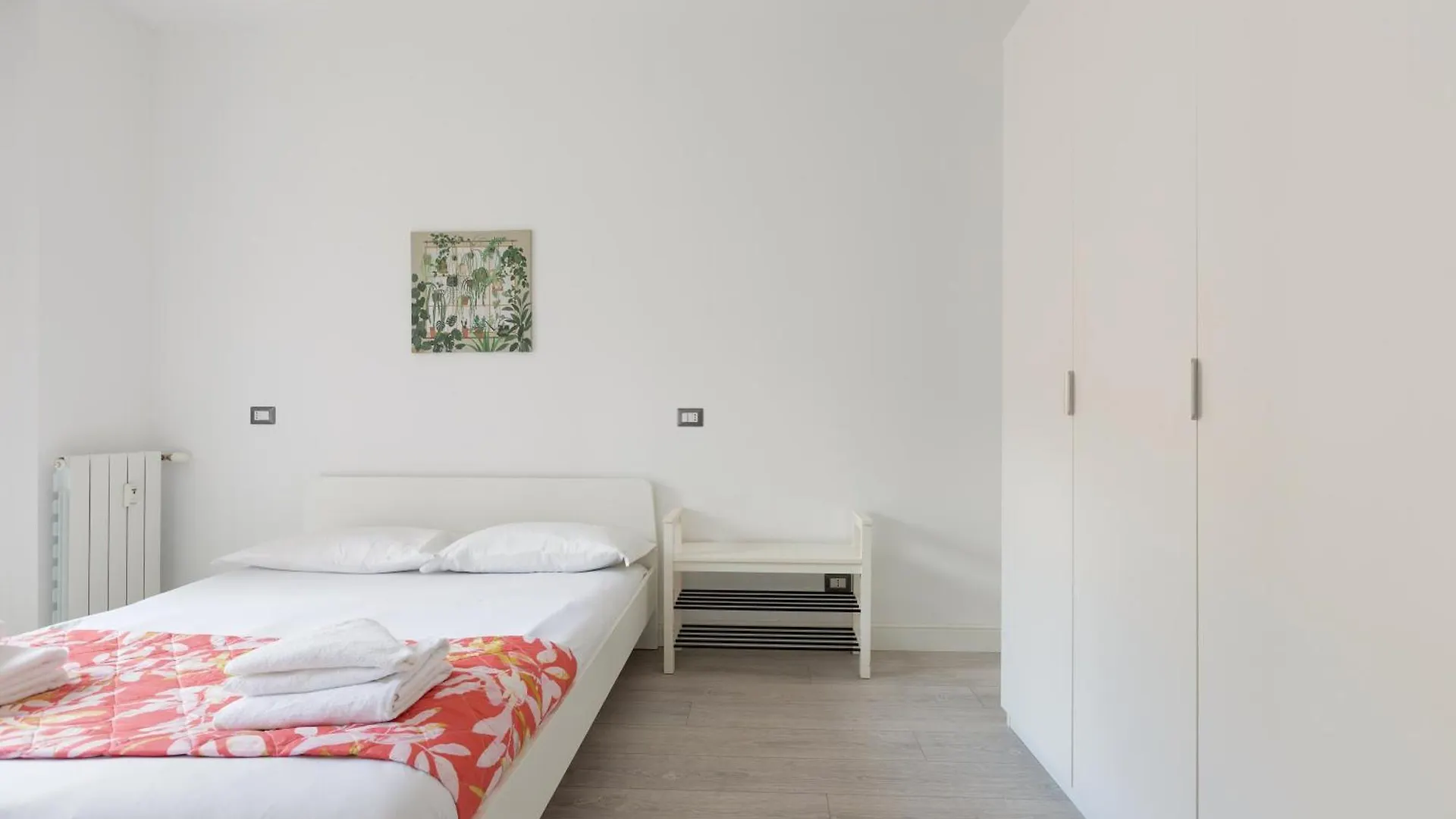 Milan-Corso Lodi Cosy Apartment With Small Terrace  Milan