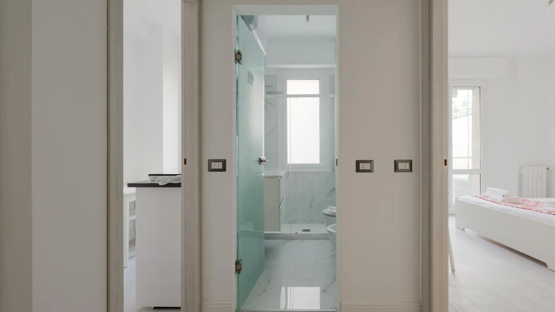 Milan-Corso Lodi Cosy Apartment With Small Terrace 0*, Milan Italy