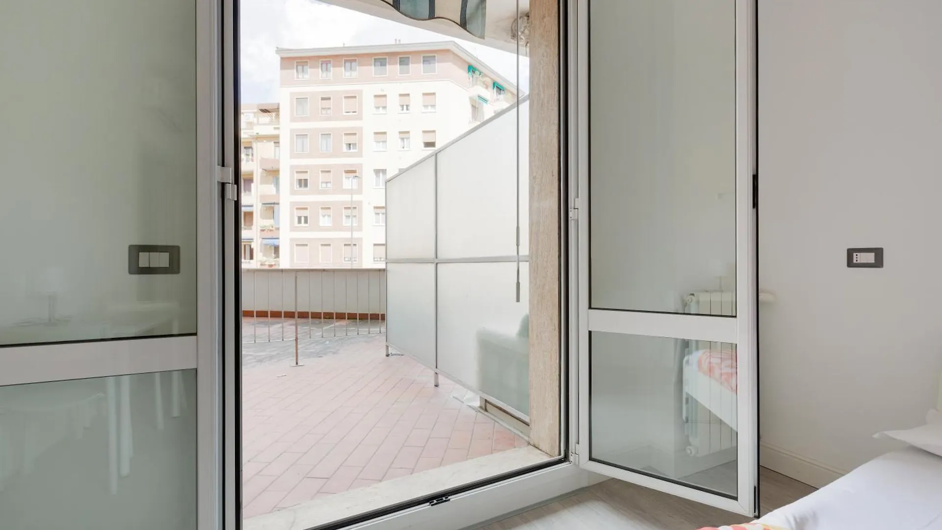 Milan-Corso Lodi Cosy Apartment With Small Terrace 0*, Milan Italy