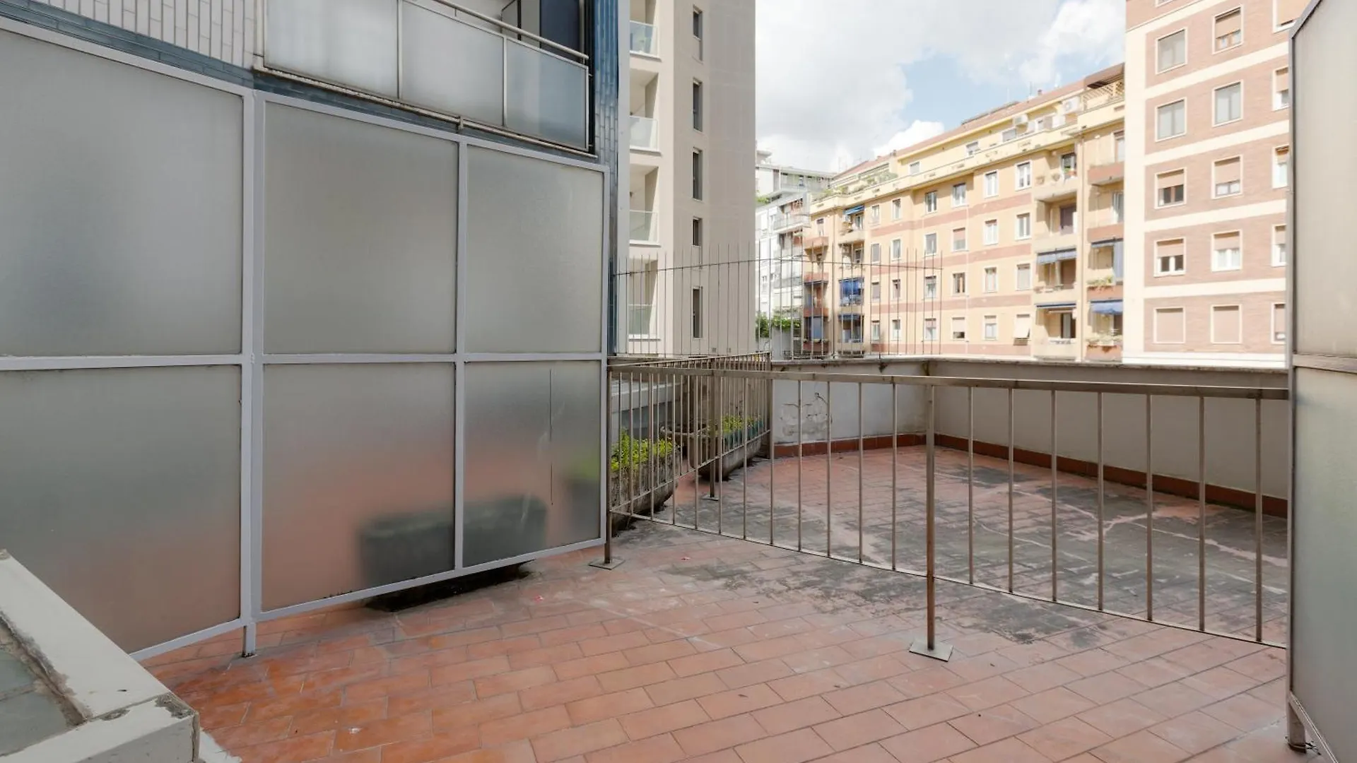 Milan-Corso Lodi Cosy Apartment With Small Terrace Italy