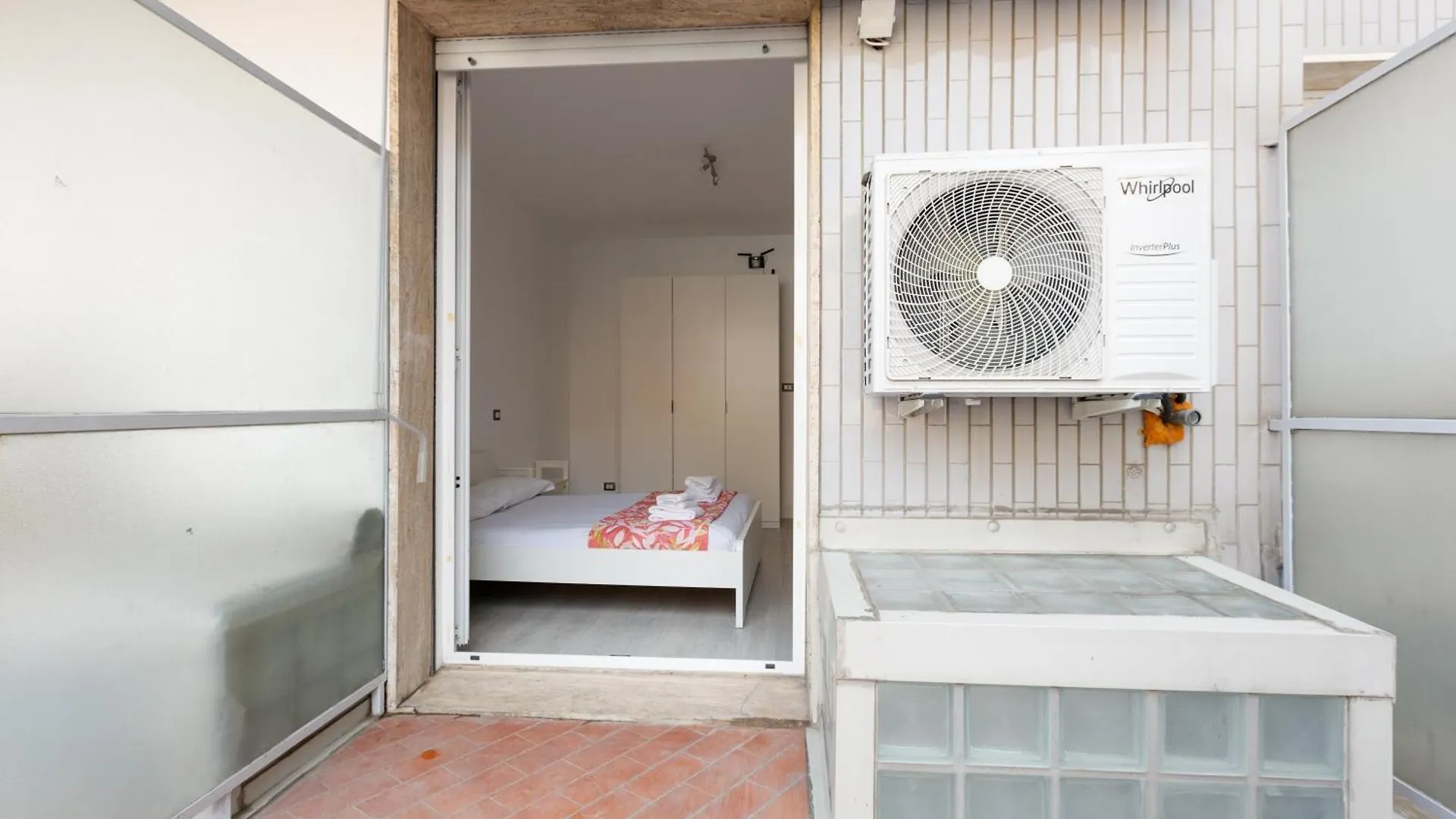 Milan-Corso Lodi Cosy Apartment With Small Terrace Milan